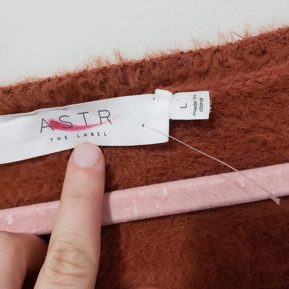 ASTR the label fuzzy square neck cropped sweater - Picture 5 of 7